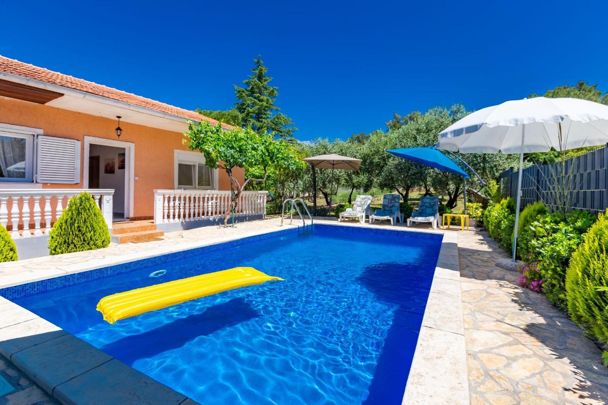 Holiday Home Flora Zadar Dış mekan fotoğraf